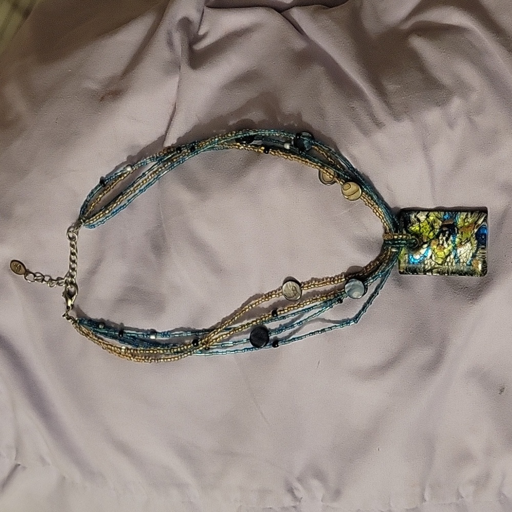 EUC chunky necklace